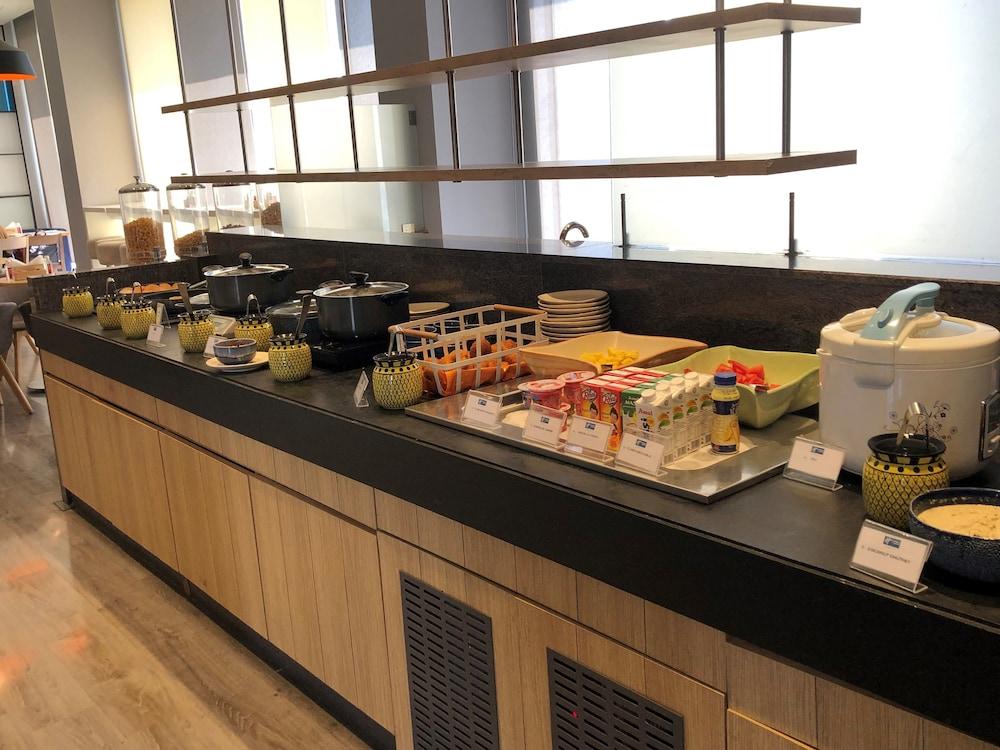 纳西克英迪拉纳加智选假日酒店 外观 照片